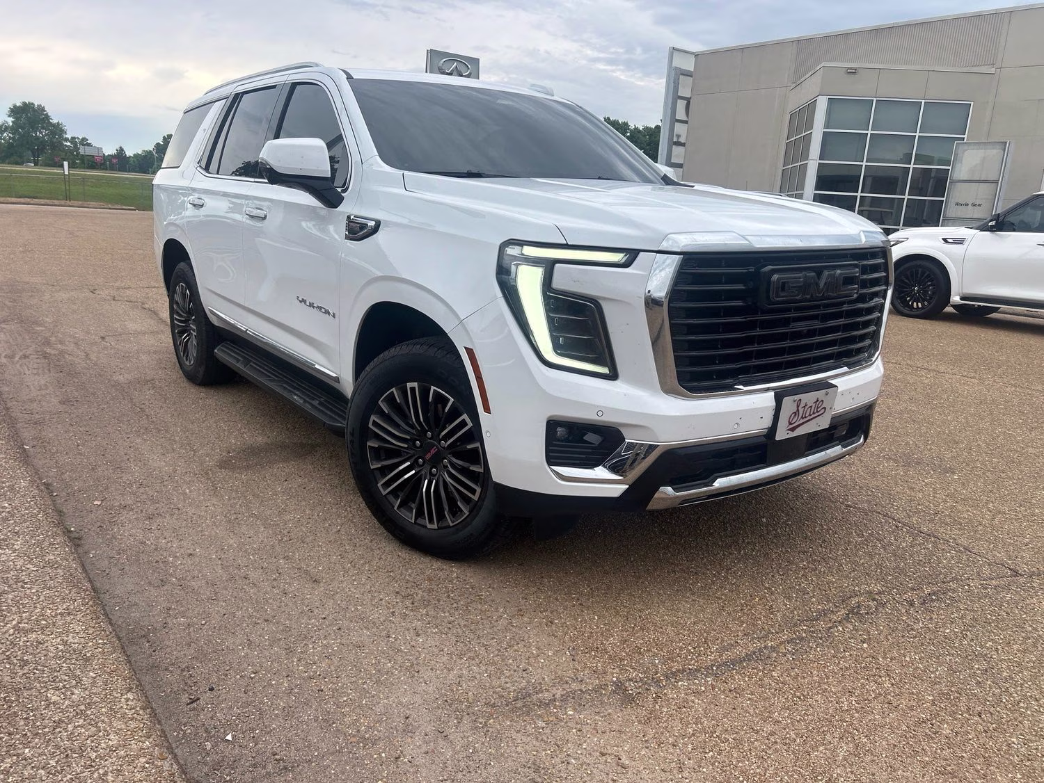 2025 Summit White GMC Yukon Elevation 4X4 SUV