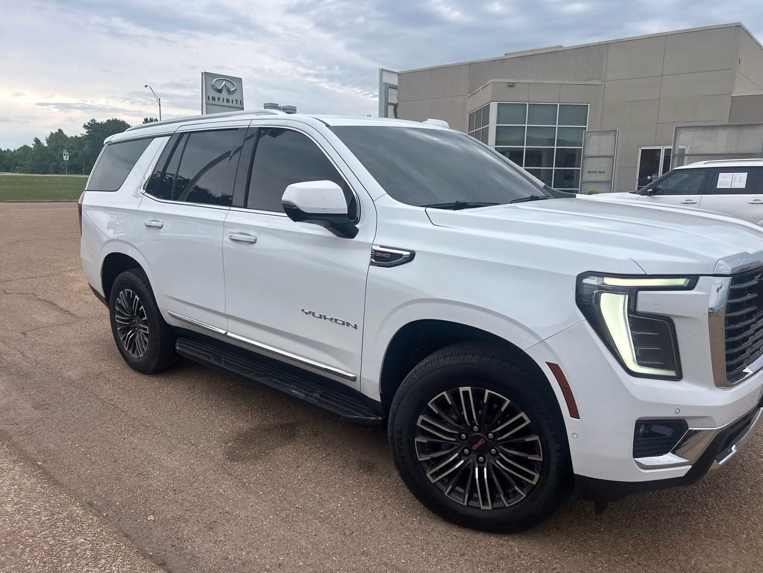 2025 Summit White GMC Yukon Elevation 4X4 SUV
