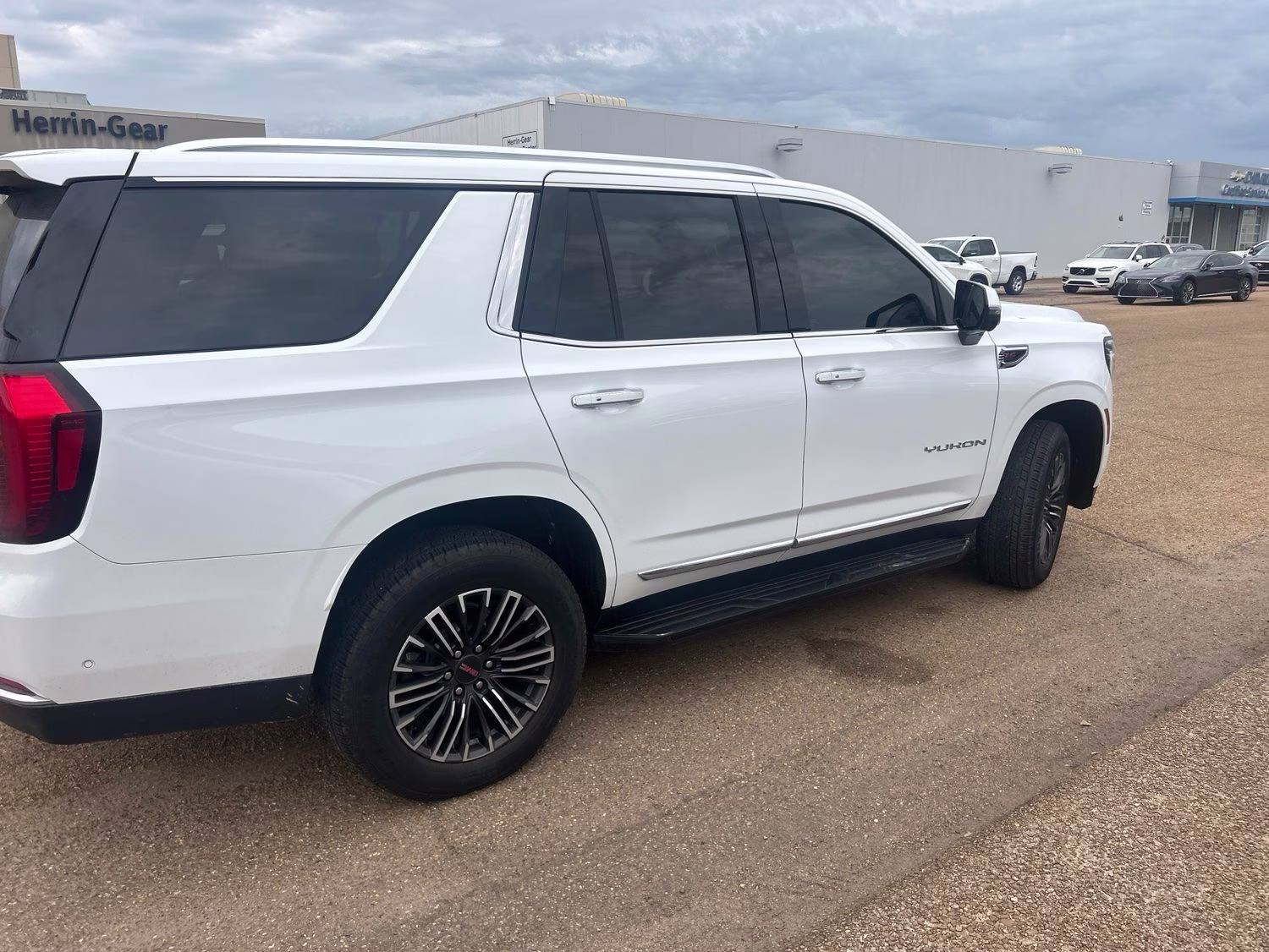 2025 Summit White GMC Yukon Elevation 4X4 SUV