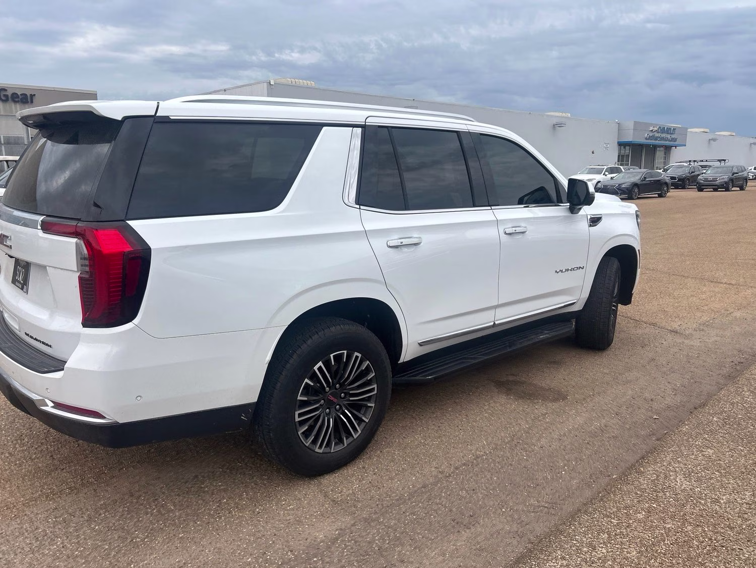 2025 Summit White GMC Yukon Elevation 4X4 SUV