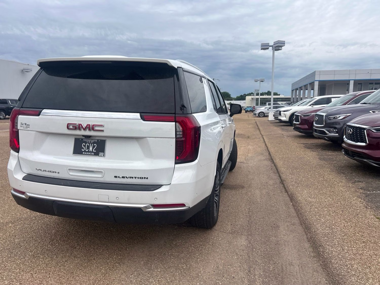 2025 Summit White GMC Yukon Elevation 4X4 SUV