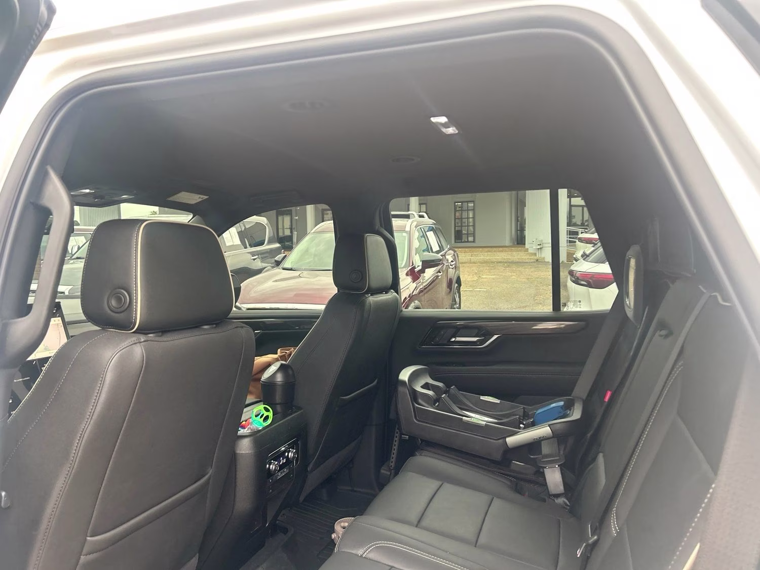 2025 Summit White GMC Yukon Elevation 4X4 SUV