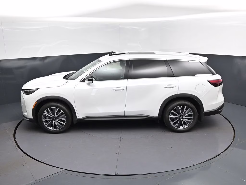 2027 White INFINITI QX60 LUXE FWD