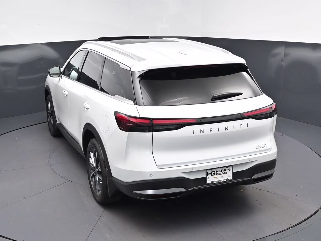 2027 White INFINITI QX60 LUXE FWD