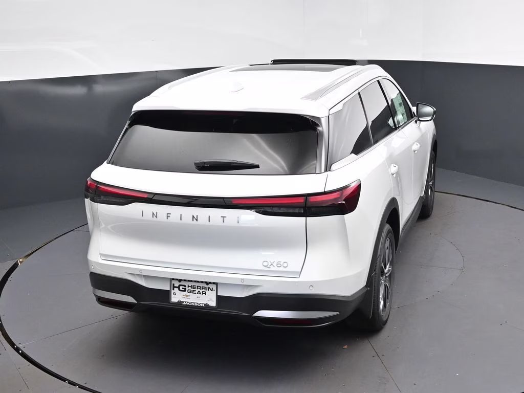 2027 White INFINITI QX60 LUXE FWD