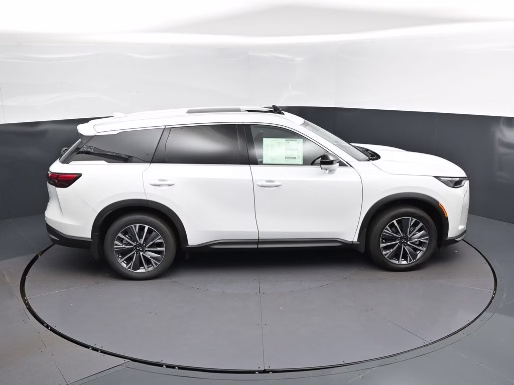 2027 White INFINITI QX60 LUXE FWD
