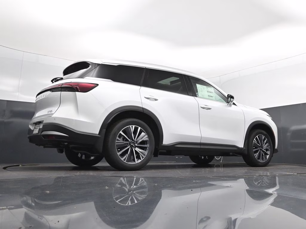 2027 White INFINITI QX60 LUXE FWD