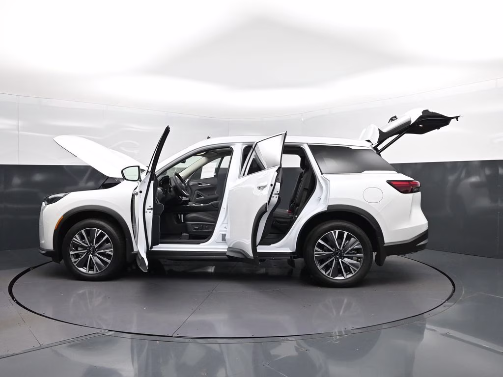 2027 White INFINITI QX60 LUXE FWD