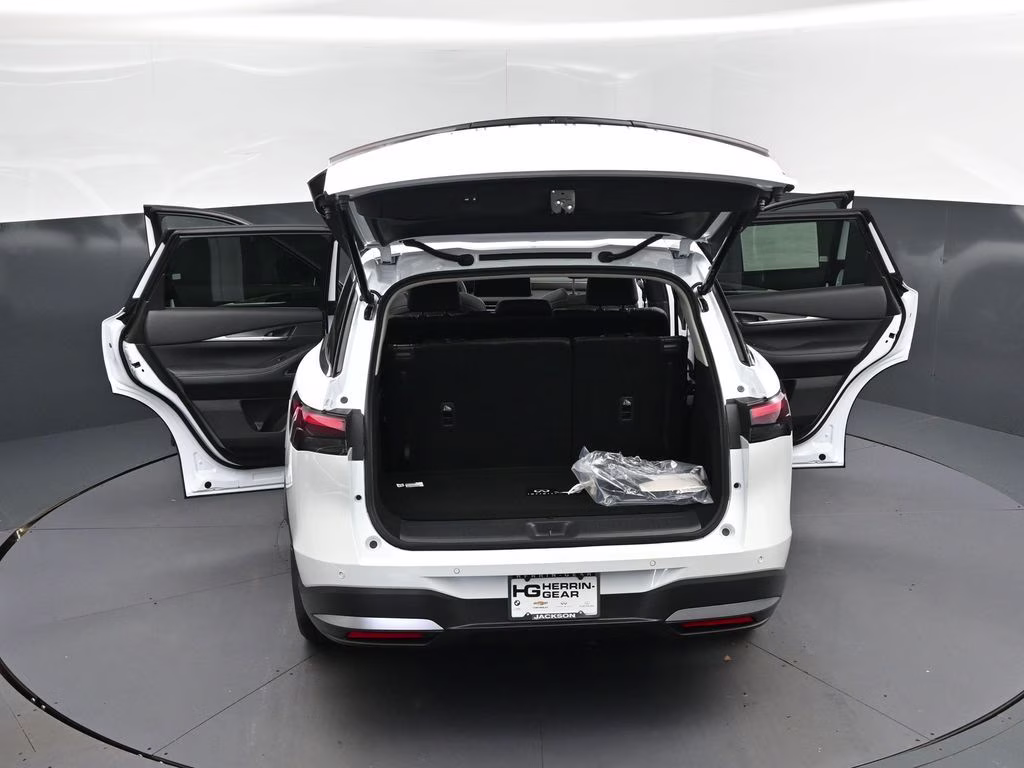 2027 White INFINITI QX60 LUXE FWD