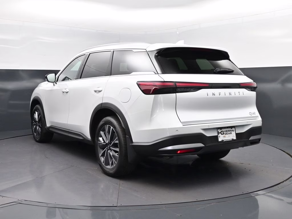 2027 White INFINITI QX60 LUXE FWD