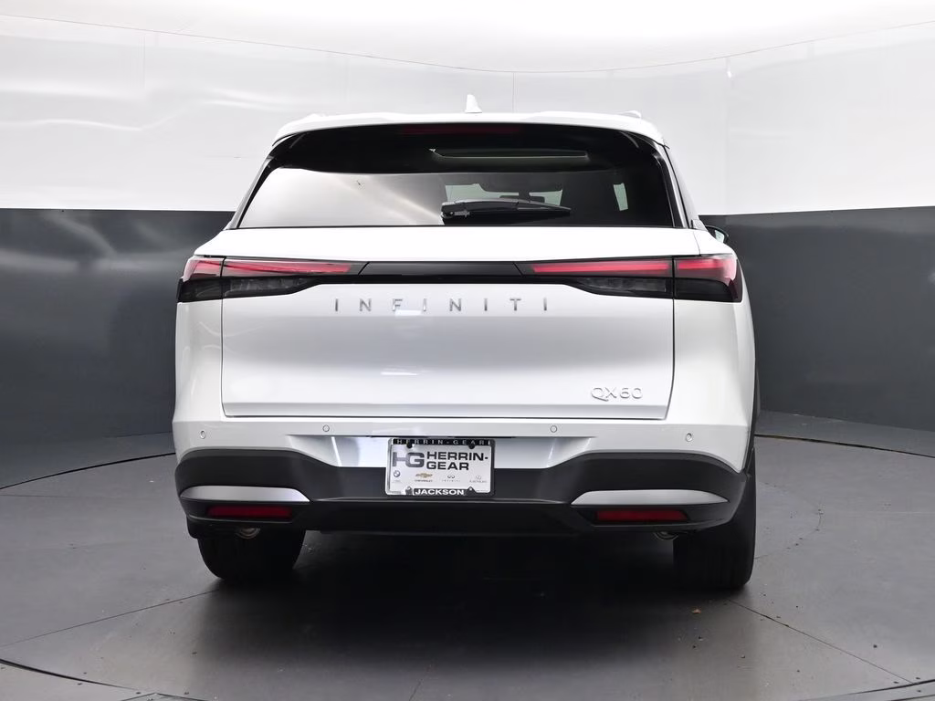 2027 White INFINITI QX60 LUXE FWD