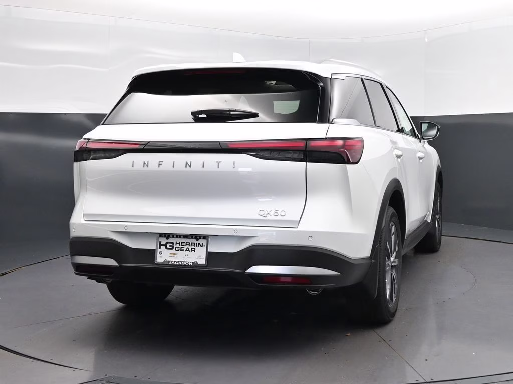 2027 White INFINITI QX60 LUXE FWD