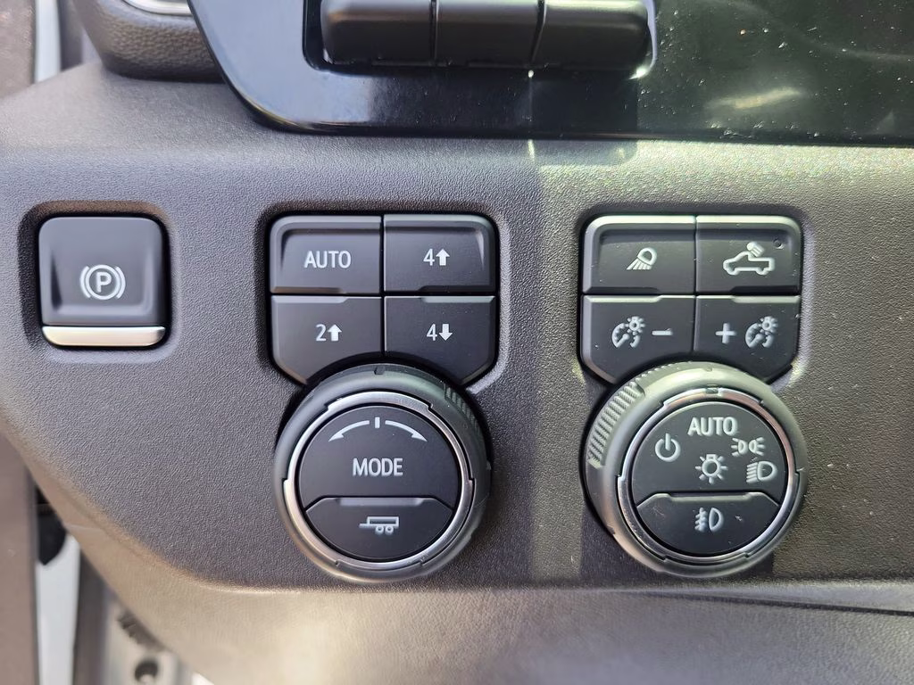 2024 Summit White Chevrolet Silverado 1500 ZR2 4X4 Truck