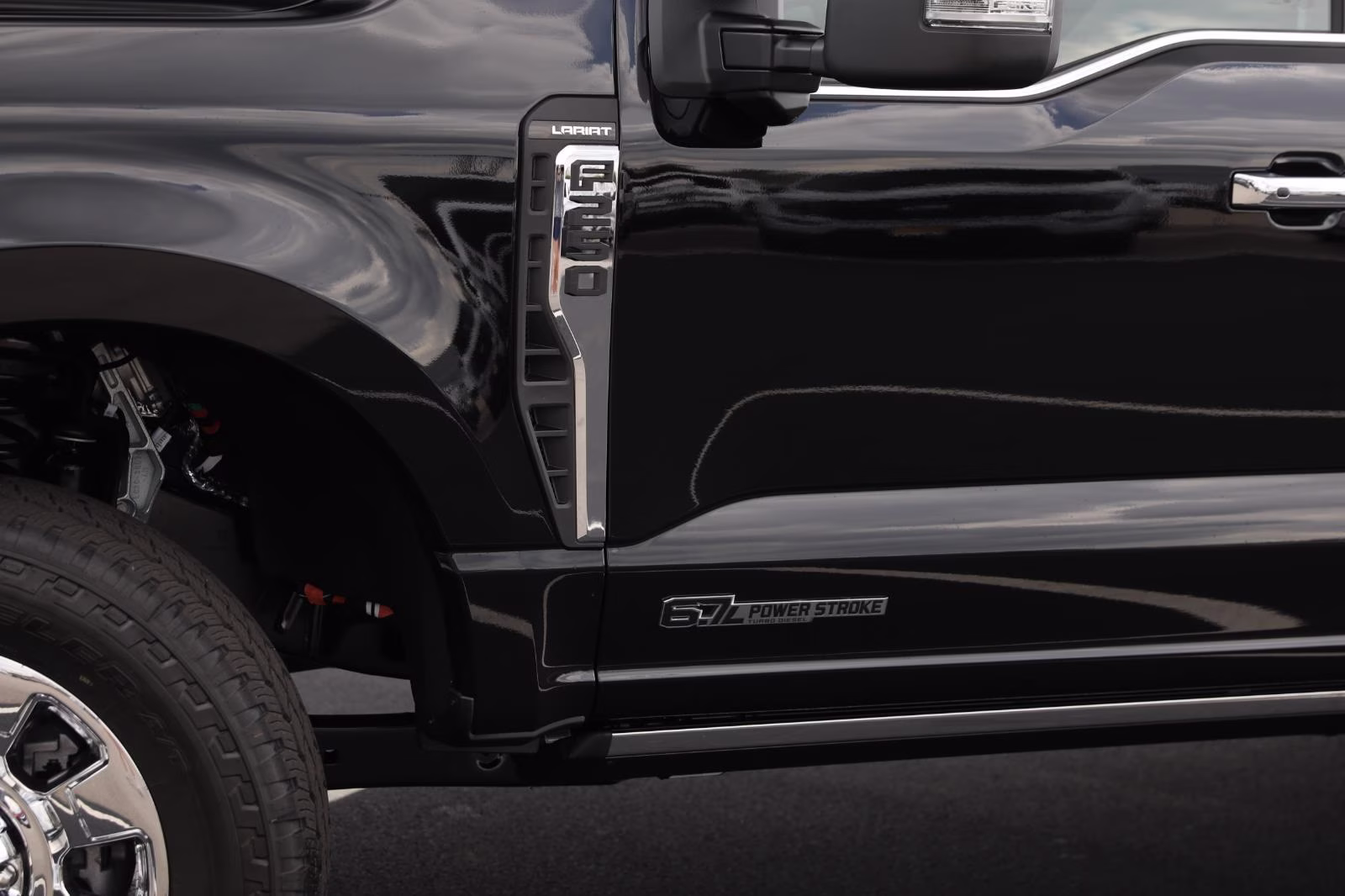 2026 Agate Black Metallic Ford Super Duty F-250 SRW LARIAT 4X4 Truck