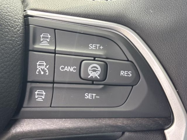 2026 Bright White Clearcoat Jeep Grand Cherokee L Limited Reserve 4X4 SUV