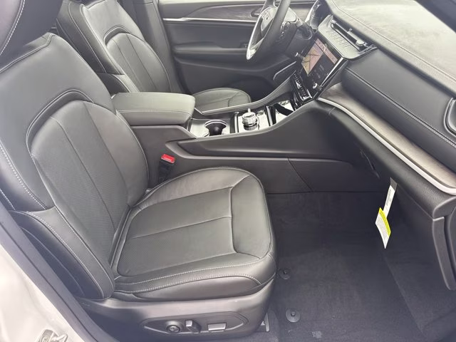 2026 Bright White Clearcoat Jeep Grand Cherokee L Limited Reserve 4X4 SUV