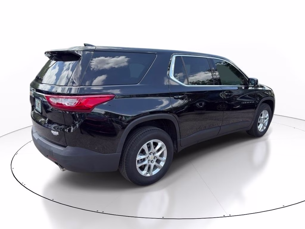 2020 Mosaic Black Metallic Chevrolet Traverse LS FWD SUV