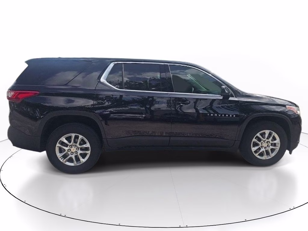 2020 Mosaic Black Metallic Chevrolet Traverse LS FWD SUV