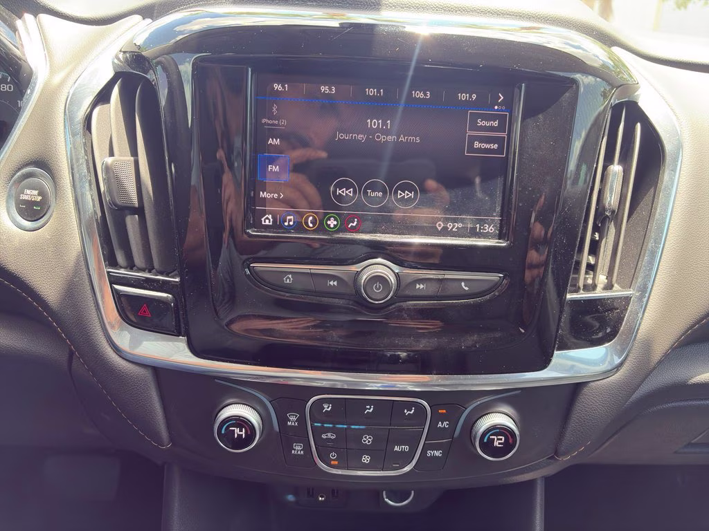 2020 Mosaic Black Metallic Chevrolet Traverse LS FWD SUV