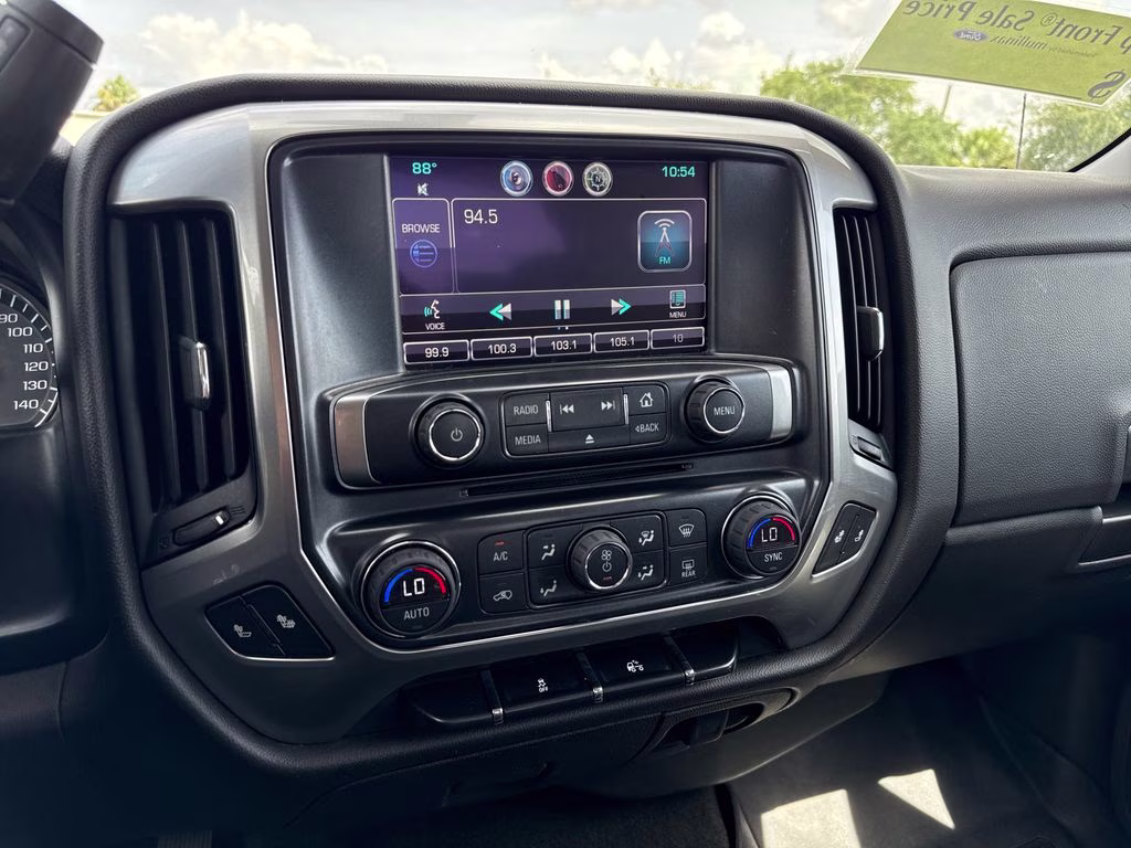 2014 White Diamond Tricoat Chevrolet Silverado 1500 LT RWD Truck