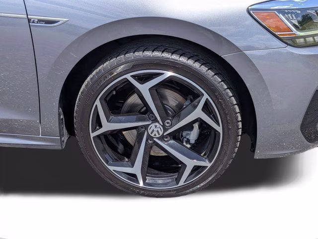 2020 Platinum Gray Metallic Volkswagen Passat 2.0T R-Line FWD Sedan