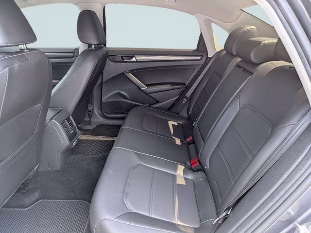 2020 Platinum Gray Metallic Volkswagen Passat 2.0T R-Line FWD Sedan