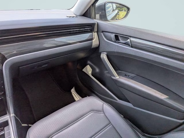 2020 Platinum Gray Metallic Volkswagen Passat 2.0T R-Line FWD Sedan