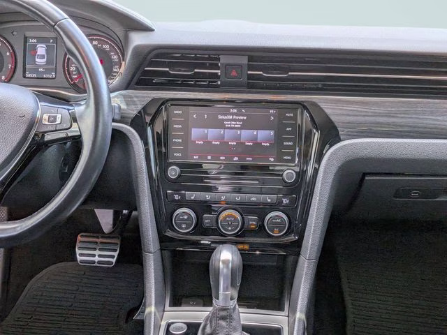 2020 Platinum Gray Metallic Volkswagen Passat 2.0T R-Line FWD Sedan