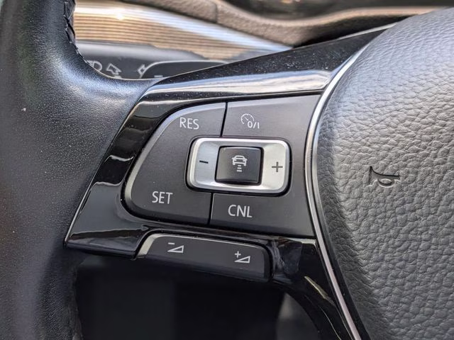 2020 Platinum Gray Metallic Volkswagen Passat 2.0T R-Line FWD Sedan