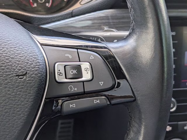 2020 Platinum Gray Metallic Volkswagen Passat 2.0T R-Line FWD Sedan