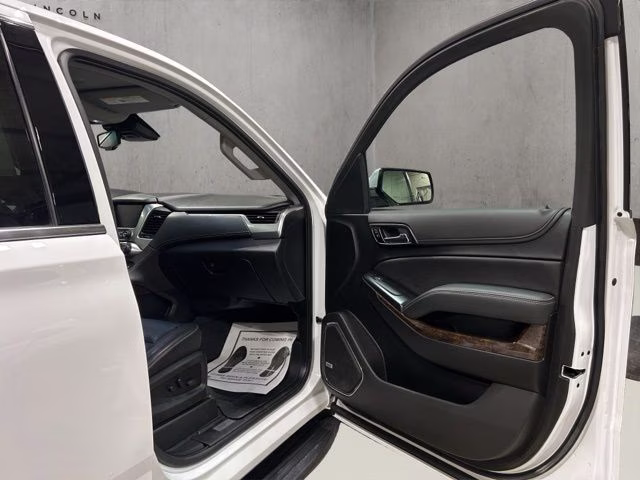 2019 Summit White Chevrolet Suburban LT 4X4 SUV