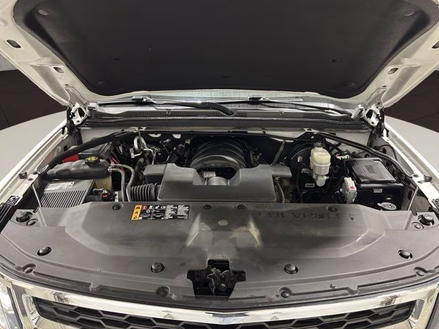 2019 Summit White Chevrolet Suburban LT 4X4 SUV