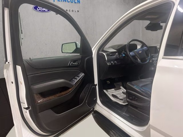 2019 Summit White Chevrolet Suburban LT 4X4 SUV