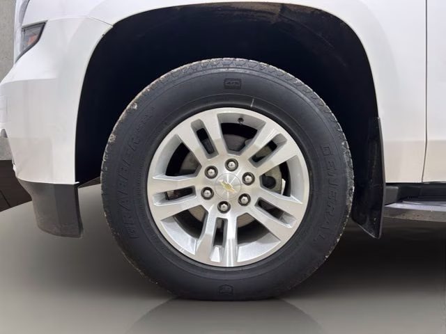 2019 Summit White Chevrolet Suburban LT 4X4 SUV