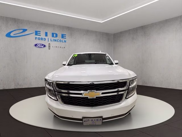 2019 Summit White Chevrolet Suburban LT 4X4 SUV