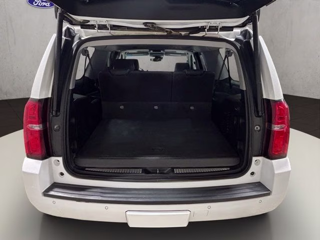 2019 Summit White Chevrolet Suburban LT 4X4 SUV