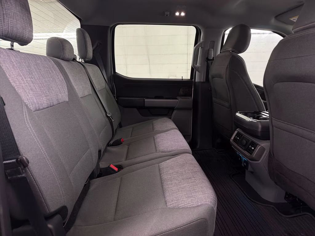 2023 Oxford White Ford F-150 XLT 4X4 Truck