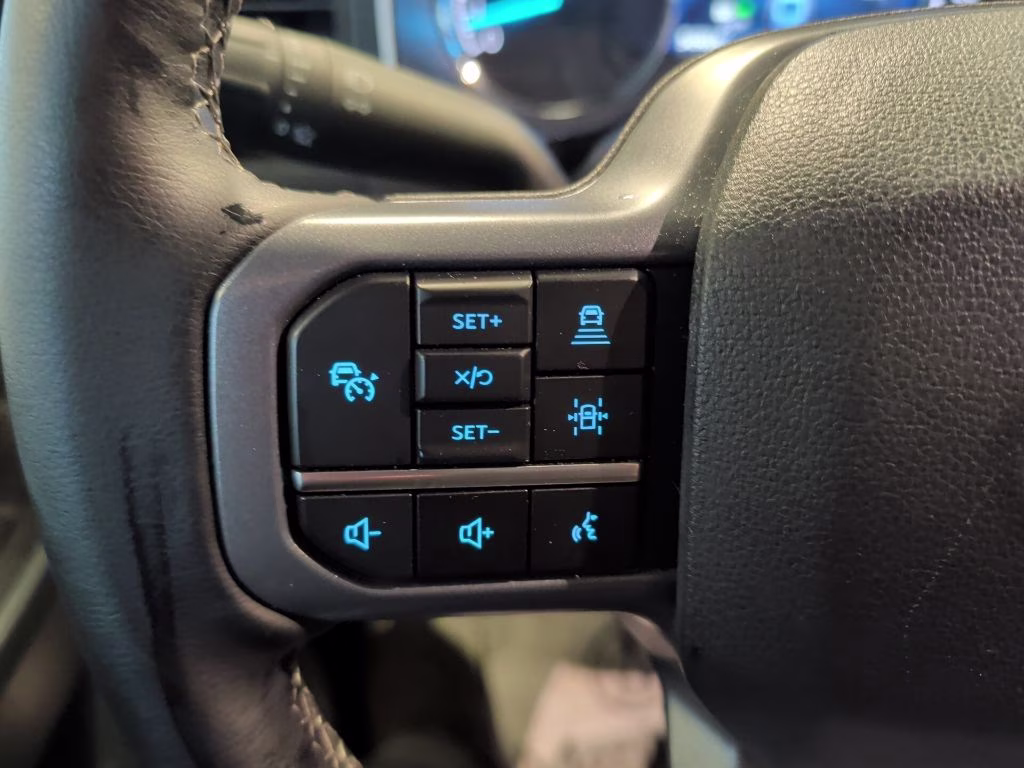 2023 Oxford White Ford F-150 XLT 4X4 Truck