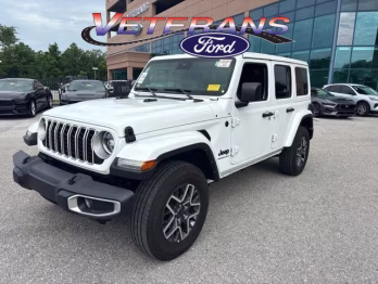 2025 Bright White Clearcoat Jeep Wrangler Sahara 4X4 Convertible