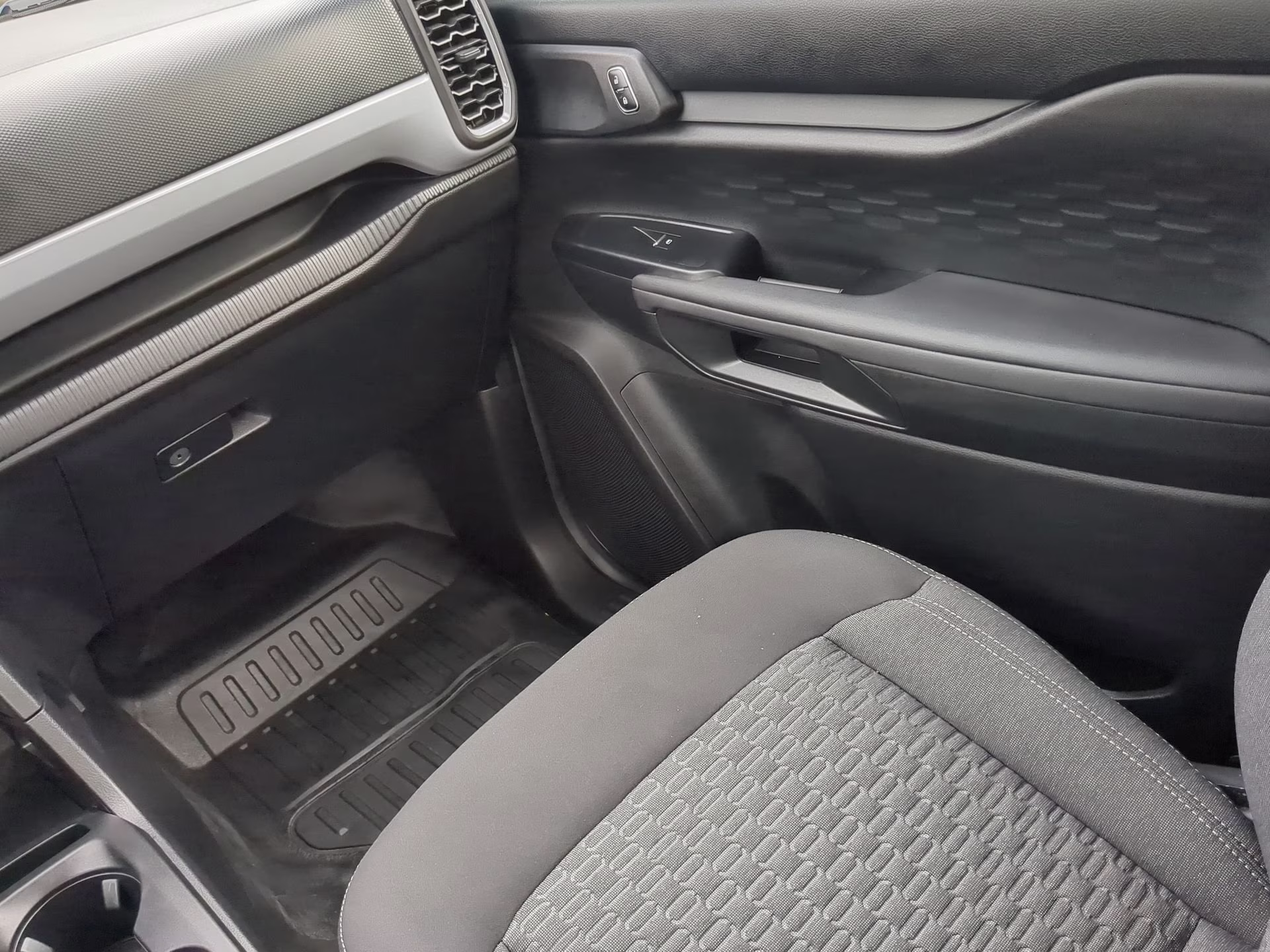 2025 Carbonized Gray Metallic Ford Ranger XL Crew Cab Pickup 4X4 Truck