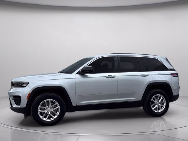 2025 Silver Zynith Jeep Grand Cherokee Laredo RWD SUV