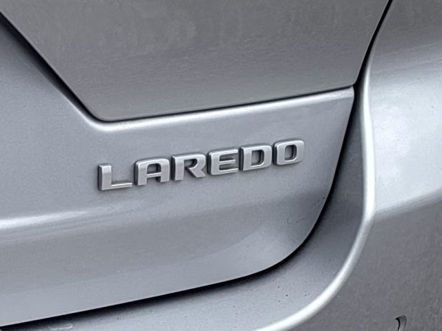 2025 Silver Zynith Jeep Grand Cherokee Laredo RWD SUV