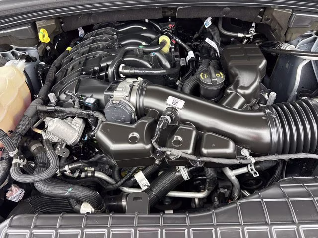 2025 Silver Zynith Jeep Grand Cherokee Laredo RWD SUV