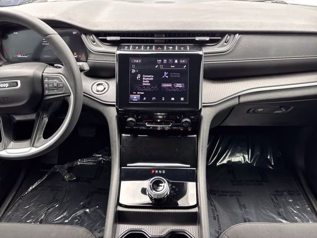 2025 Silver Zynith Jeep Grand Cherokee Laredo RWD SUV