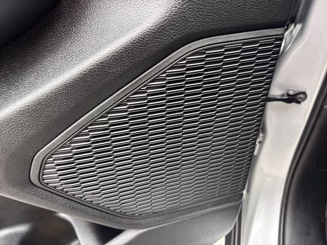 2025 Silver Zynith Jeep Grand Cherokee Laredo RWD SUV