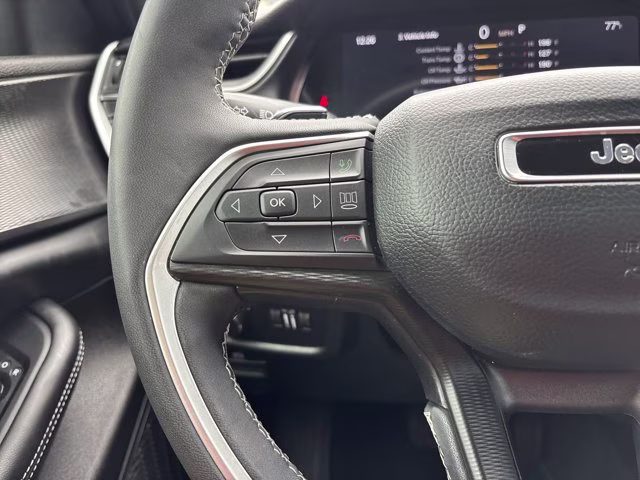2025 Silver Zynith Jeep Grand Cherokee Laredo RWD SUV