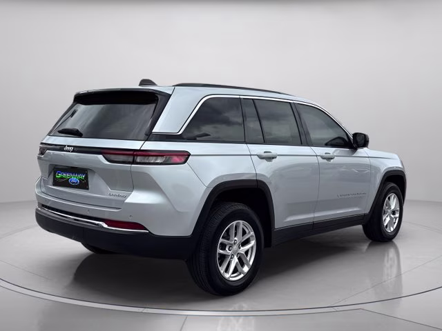2025 Silver Zynith Jeep Grand Cherokee Laredo RWD SUV