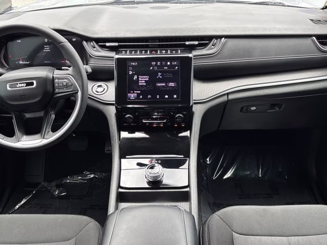2025 Silver Zynith Jeep Grand Cherokee Laredo X RWD SUV