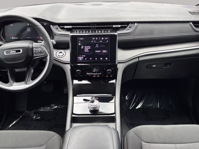 2025 Silver Zynith Jeep Grand Cherokee Laredo X RWD SUV