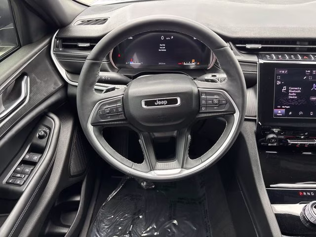 2025 Silver Zynith Jeep Grand Cherokee Laredo X RWD SUV